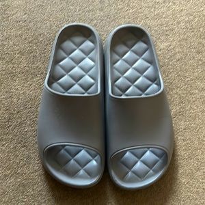 Men’s Goodfellow & Co. Slides Size 10
